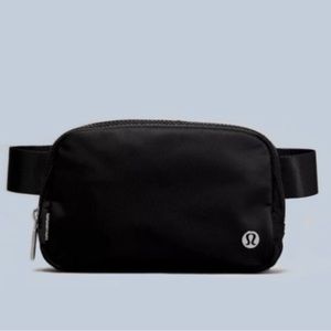NWT lululemon Everywhere Belt Bag